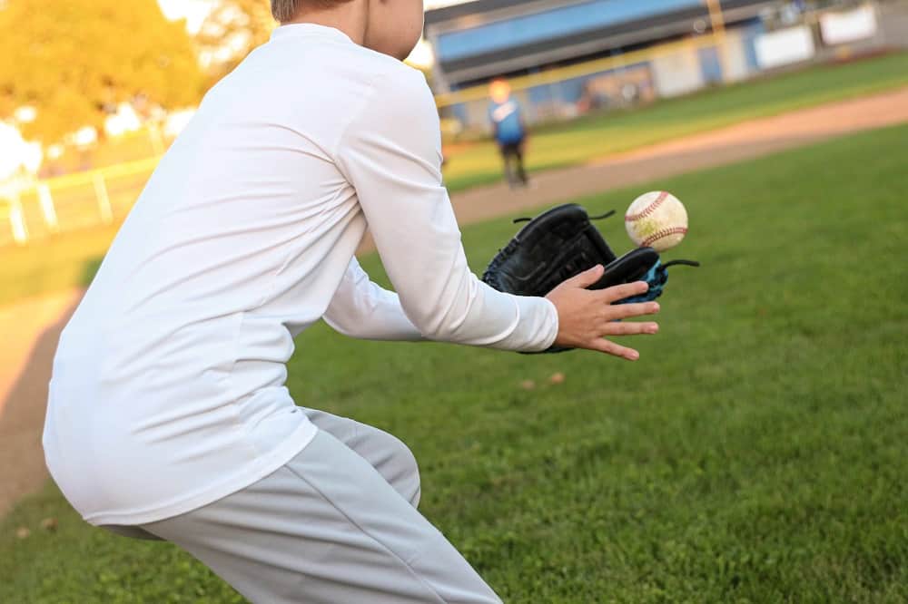 best baseball glove for left handed child featured image