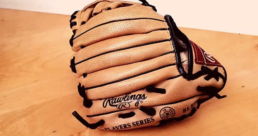 How to Use Vaseline on Baseball Gloves How to Use Vaseline on Baseball Gloves