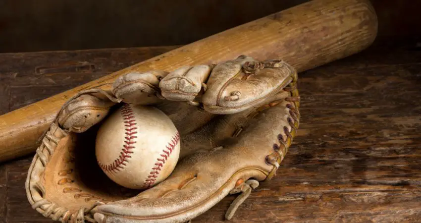 How To Get A Palm Stain in A Baseball Glove