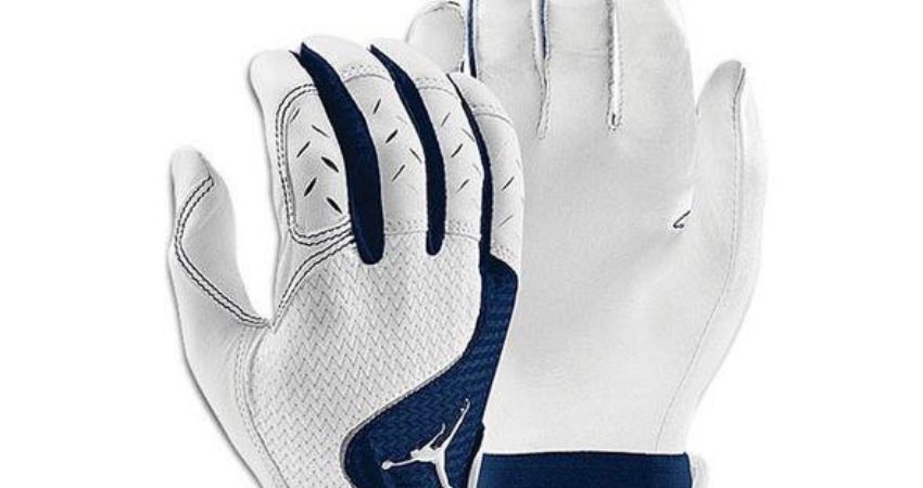 The Difference Between Baseball Gloves and Golf Gloves